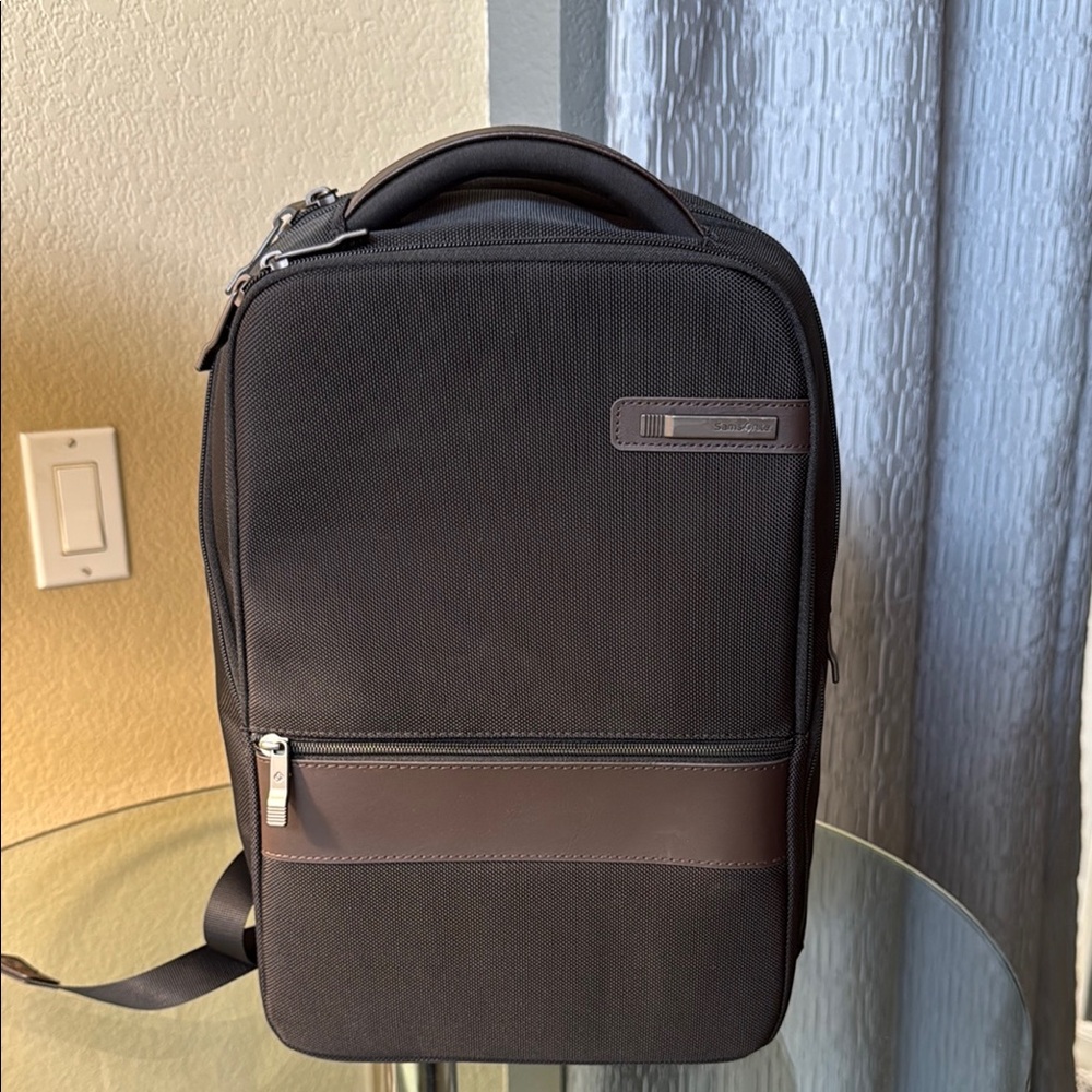 Samsonite Black and Brown Professional Backpack with Minimalist Design